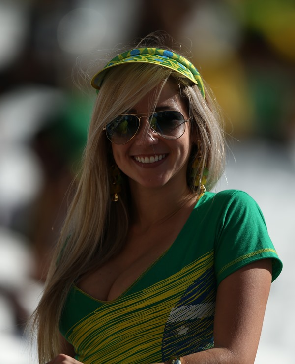 ブラジル　美女　サポーター