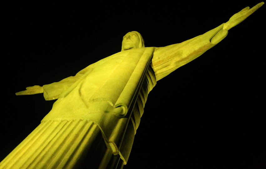 黄色の5月 キリスト像　リオ　