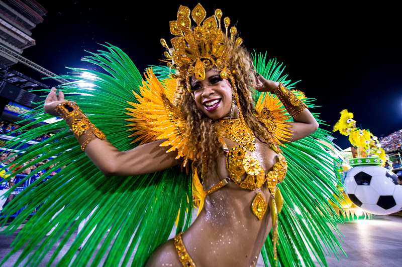 リオのカーニバル　ダンサー